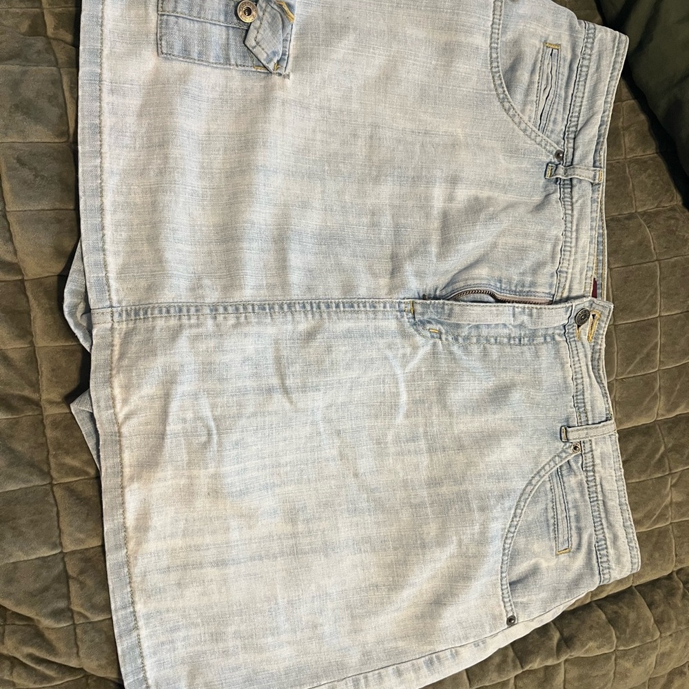 Gloria Vanderbilt Light Blue Denim Jeans